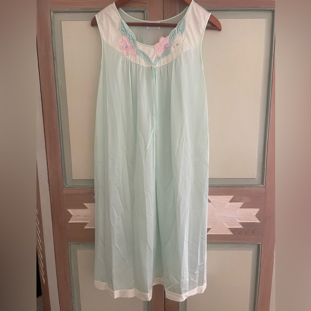Lorraine | Vintage nightgown matching robe. Nylon. Size Large. Mint. USA. Rare - Picture 2 of 14